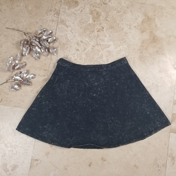 Forever 21 Denim 26 Jean Skirt - Picture 4 of 4